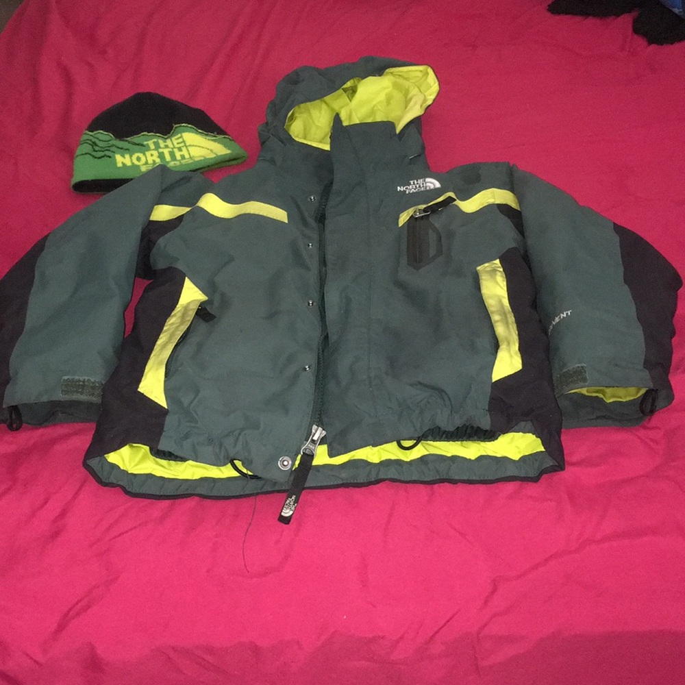 KIDS NORTHFACE COAT WITH DETACHABLE LINER AND HOOD